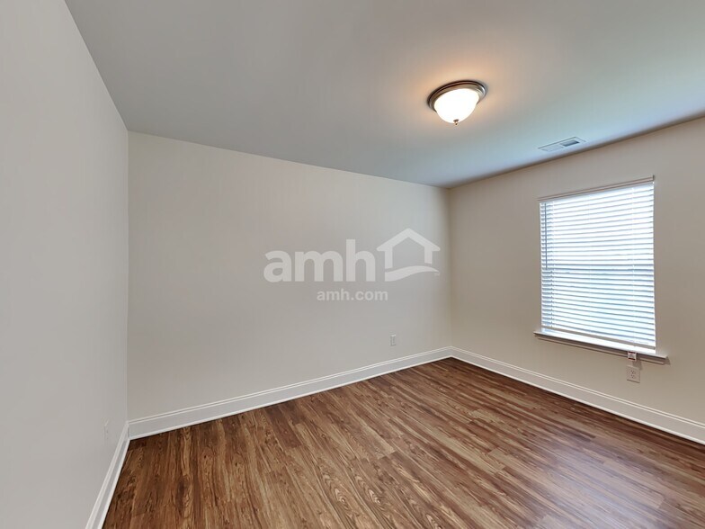 Building Photo - 1002 Merlot Ct