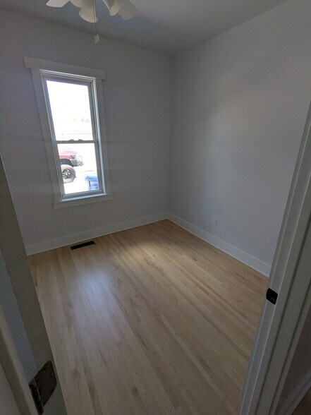 Building Photo - 602-604-604 S 9th St