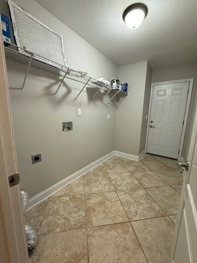 Building Photo - 9722 Misty Meadow Ln