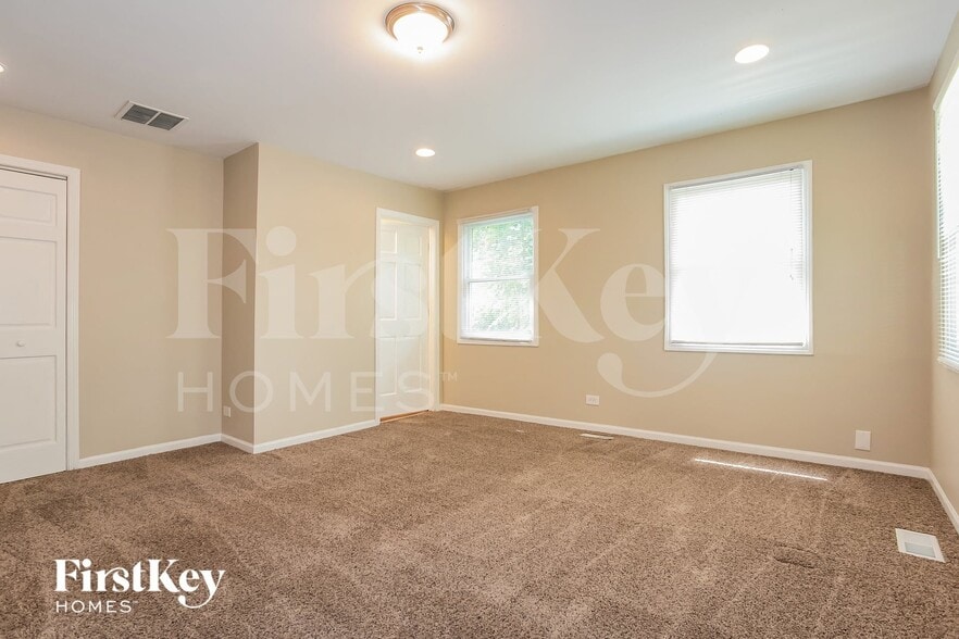 Building Photo - 5224 Lemon Ln