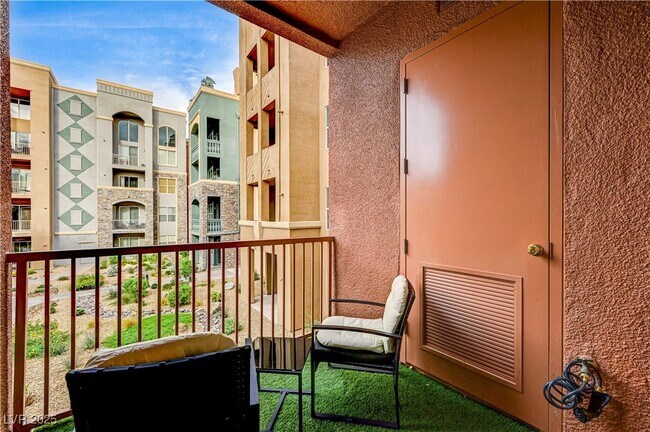 Building Photo - 56 E Serene Ave