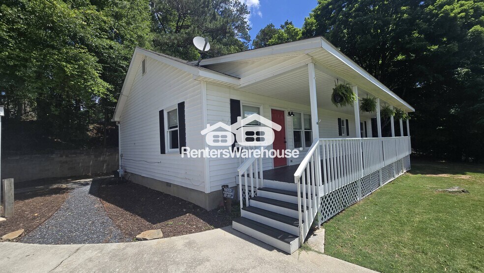 Building Photo - 518 Riverside Rd