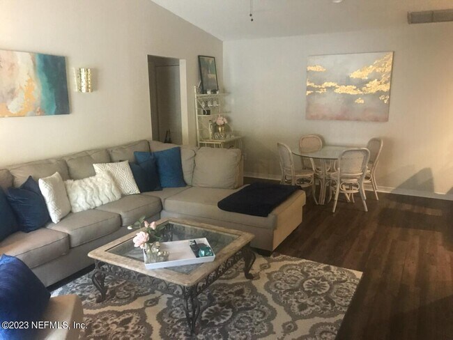 Building Photo - 1503 Challenger Ct W