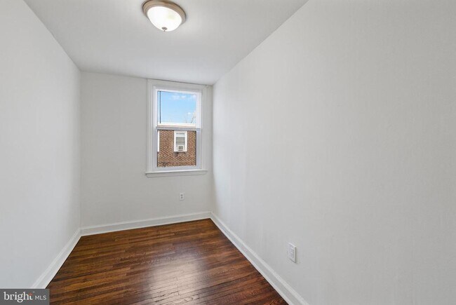Building Photo - 1246 Wycombe Ave