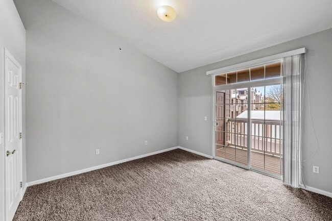Building Photo - Gorgeous Two Bedroom Windmill Creek Condo!