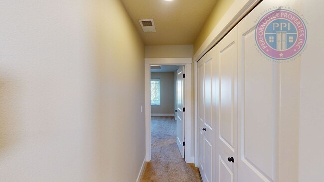 Building Photo - Desirable Bethany Location, Spacious & Sty...