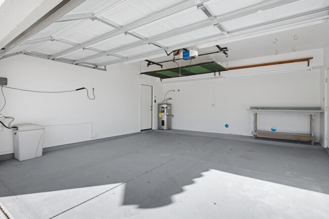 Building Photo - 1248 E Briarwood Terrace