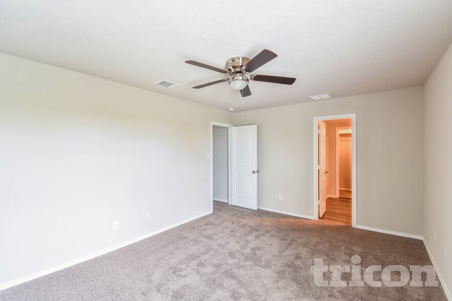 Building Photo - 8902 Lamus Wheel