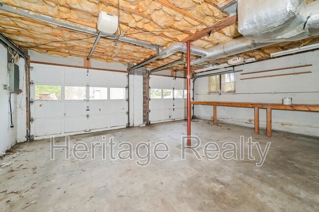 Building Photo - 5600 Outer Dr
