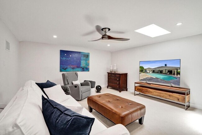 Building Photo - Boca Raton Beautifully Updated 4 Bedroom Pool Home