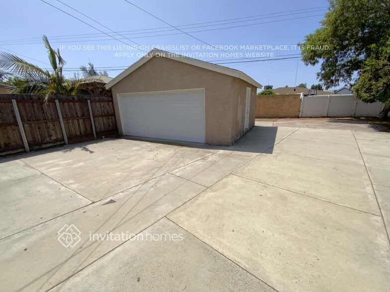 Building Photo - 2192 Arroyo Dr