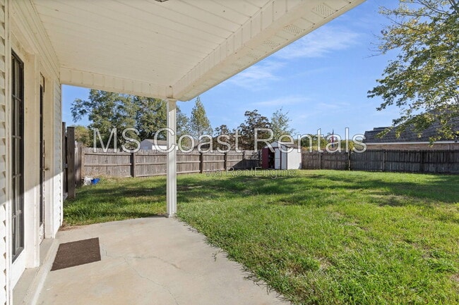 Building Photo - 12206 Breezeway Cir