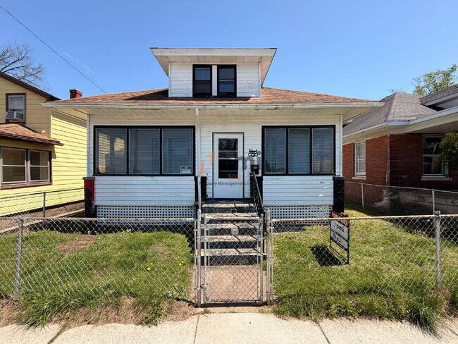 Building Photo - 215 N Woodland Ave