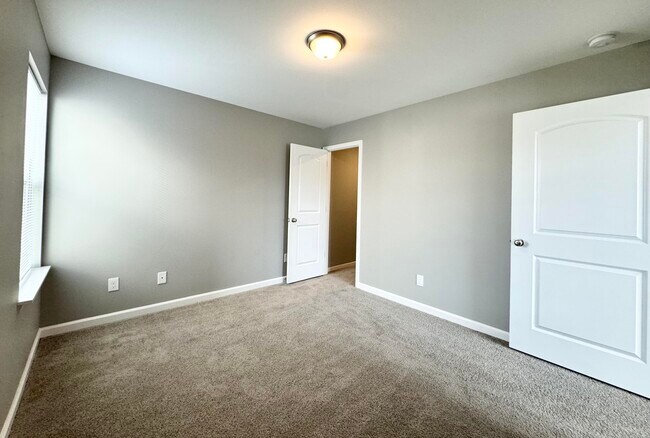 Building Photo - 6093 Arbor Wds Wy