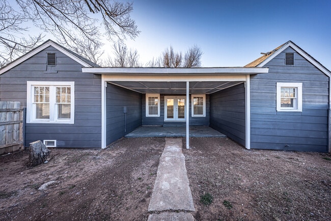 Building Photo - 1702 NW Euclid Ave