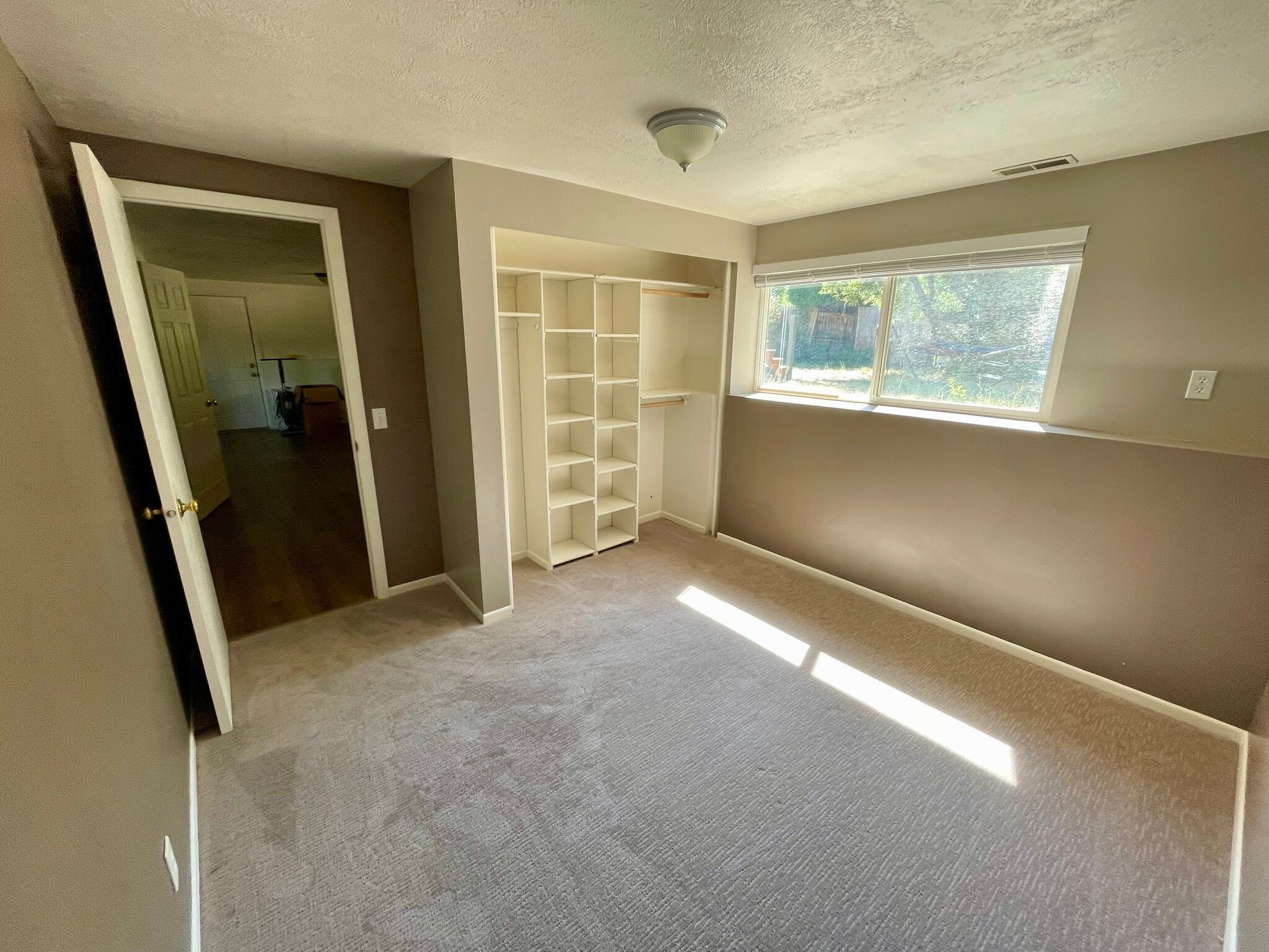 Building Photo - 1544 E Mulberry Way