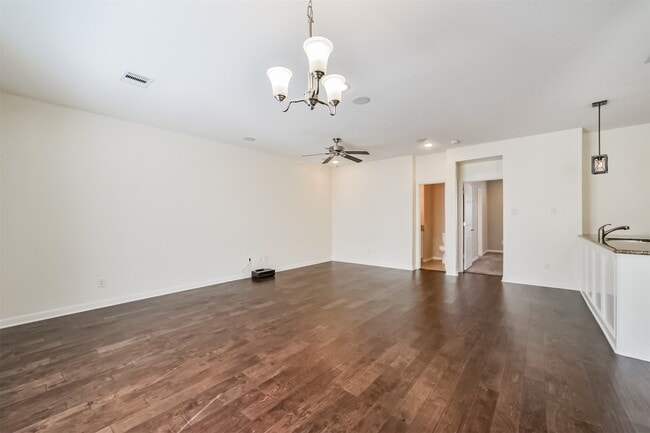 Building Photo - 5305 Avenue J