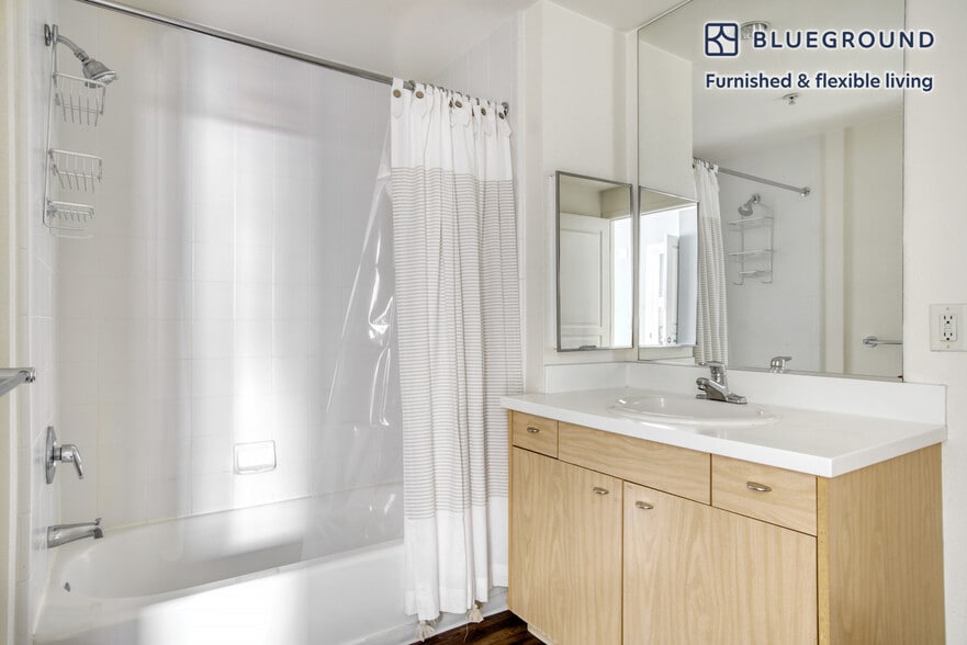 Building Photo - 388 Beale St