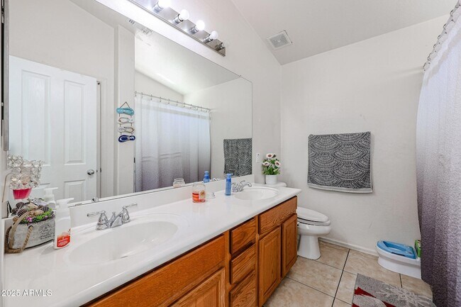 Building Photo - 13959 W Country Gables Dr