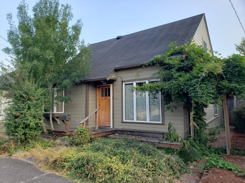Single Family Home - 1414 NW Polk Ave