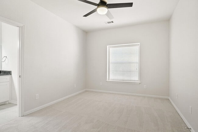 Building Photo - 1917 Cresson Dr