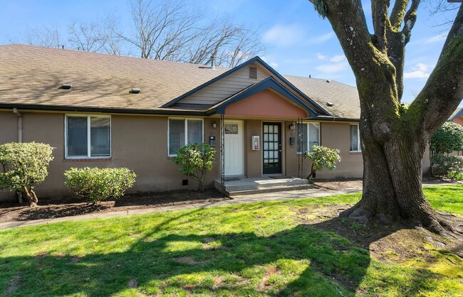 Building Photo - Columbia Court Apartments