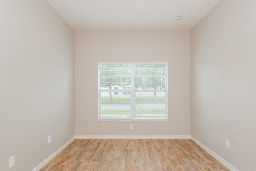 Building Photo - 904 Parker Den Dr