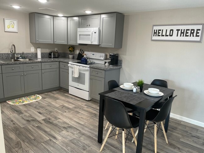 Building Photo - 4561 N Preston Dr