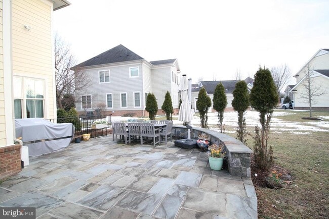 Building Photo - 102 Bullard Cir