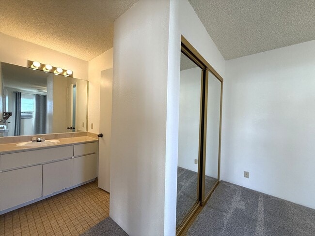 Building Photo - 94-1097 Paawalu St. #U4 - Hikino