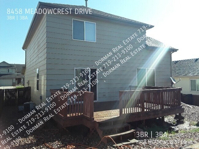 Building Photo - 8458 Meadowcrest Dr
