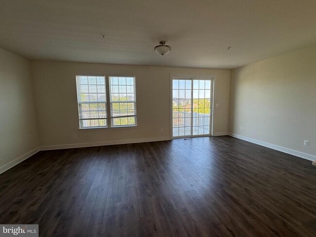 Building Photo - 9704 Glassy Creek Way