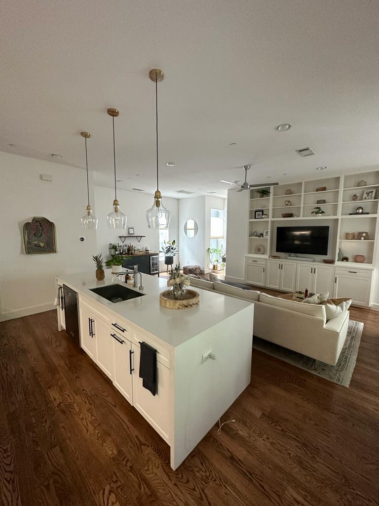 Building Photo - 5705 Bryan Pky