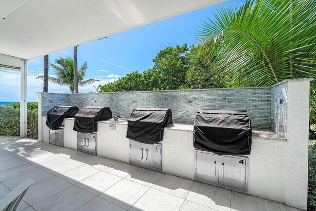 Building Photo - 4748 S Ocean Blvd