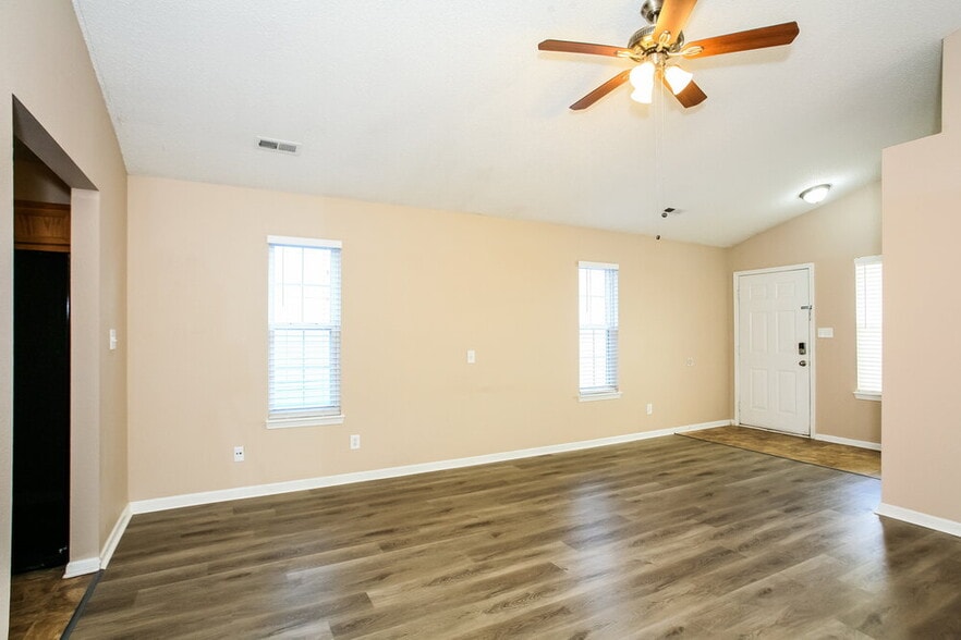 Building Photo - 5202 Sandy Forge Dr