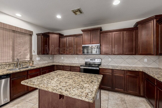 Building Photo - 2656 E Boston St