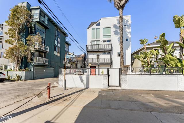 Building Photo - 11 Buccaneer St