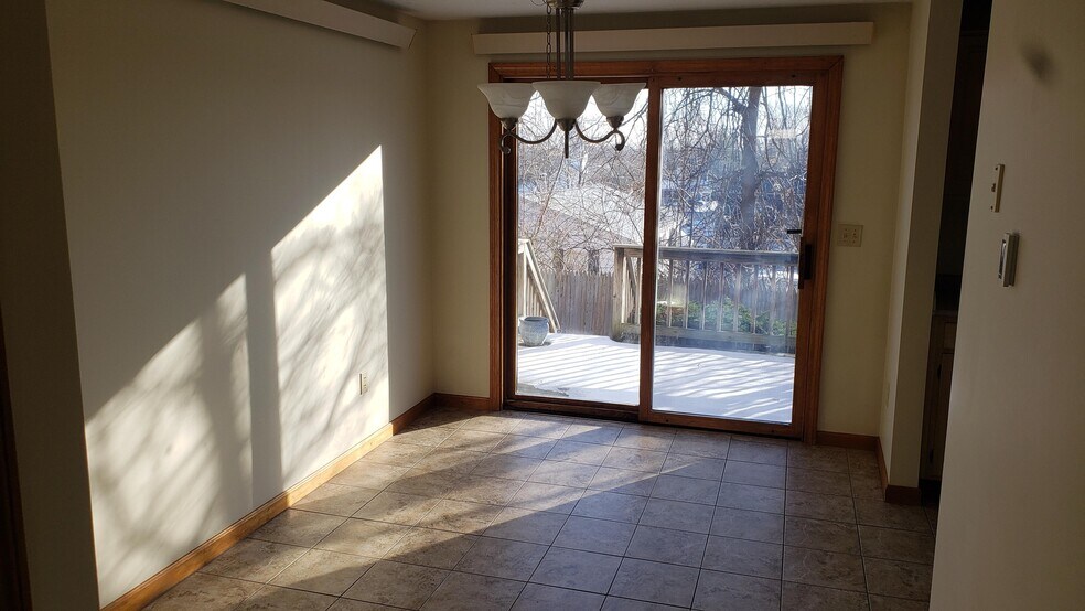 Dining area - 45 Birch St