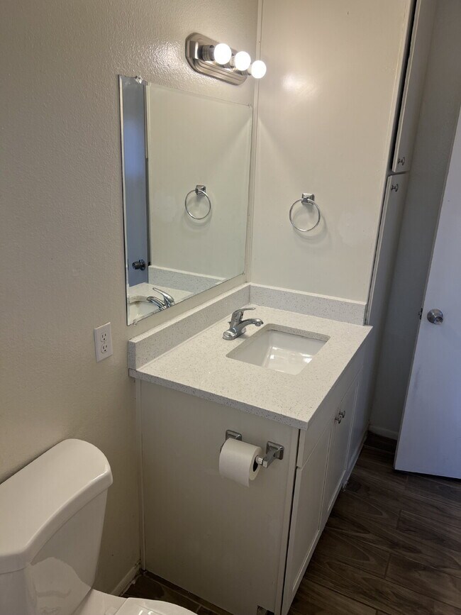 Building Photo - North Phoenix Updated Rental