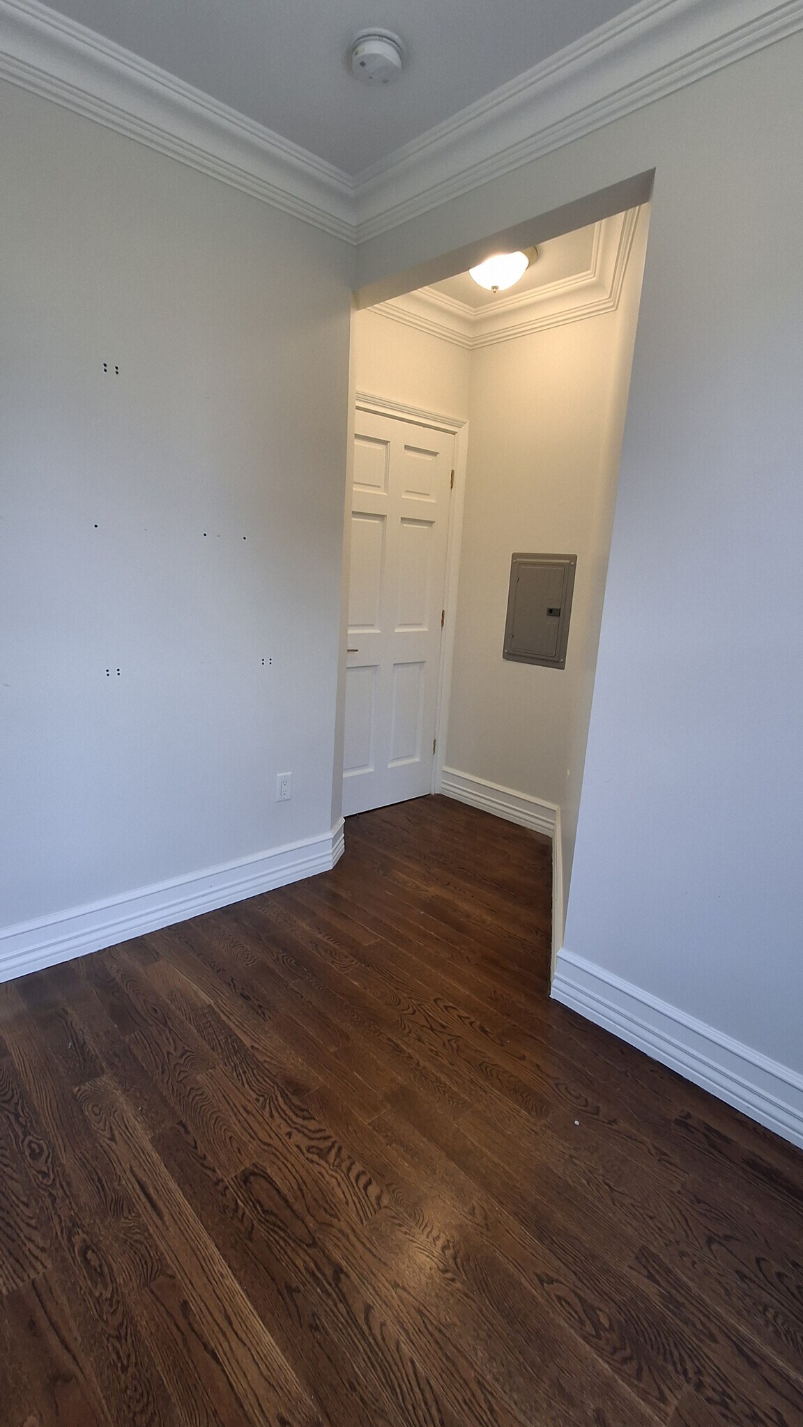 Den - 603 Bloomfield St