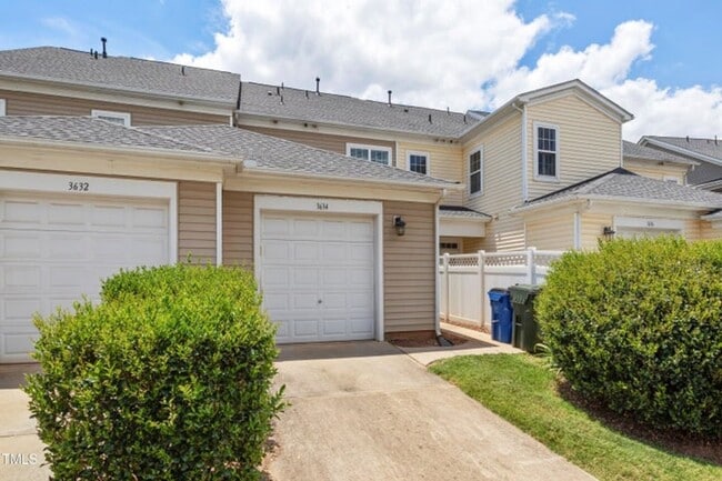 Building Photo - Beautiful 2-Story Townhome in Renaissance Park – Minutes from Downtown Raleigh!