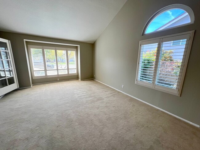 Building Photo - Large 4 bedroom home now available in Walnut