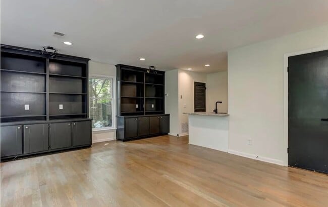 Building Photo - 1550 Spalding Dr