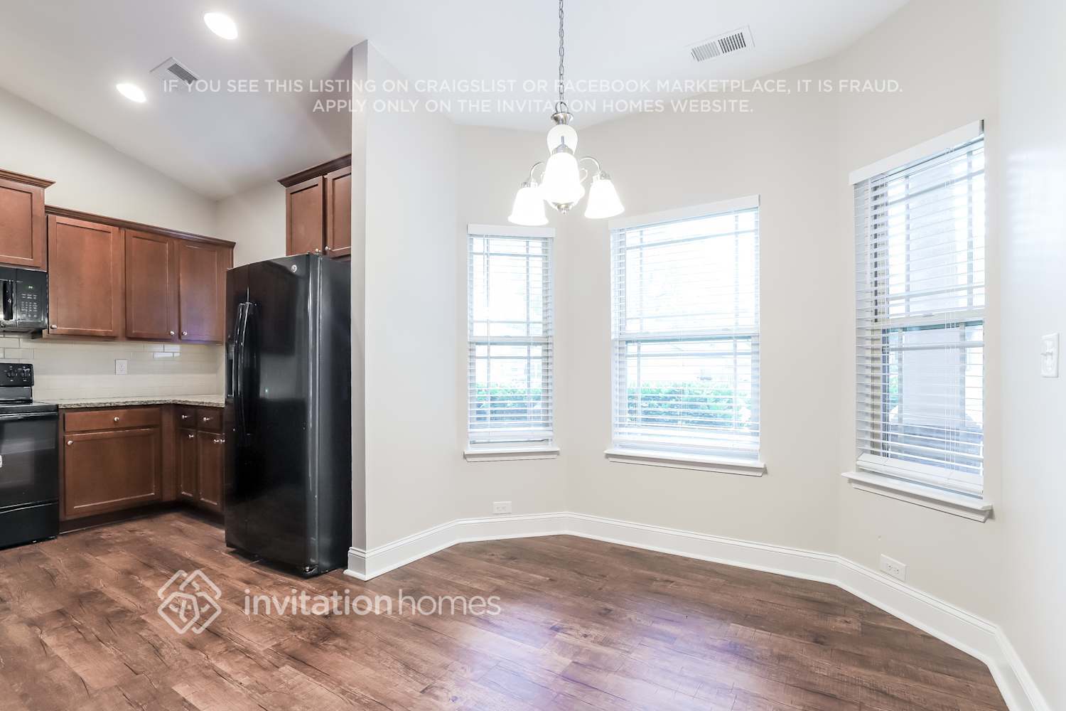 Building Photo - 245 Angela Ln