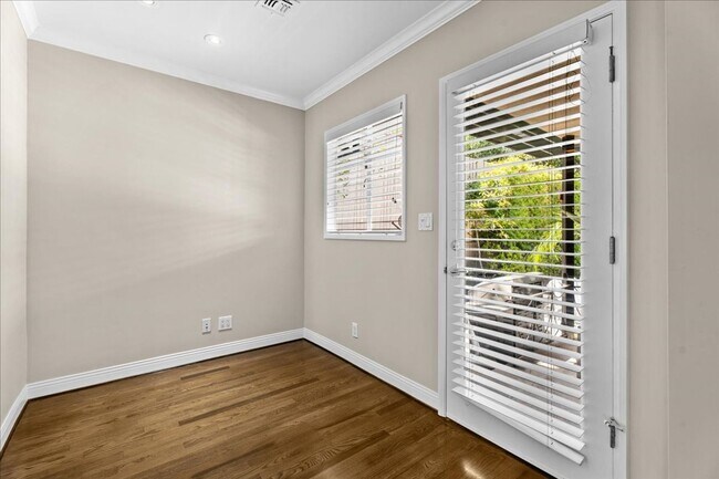 Building Photo - Luxury Private 2 bd Rental Home w/ Pool