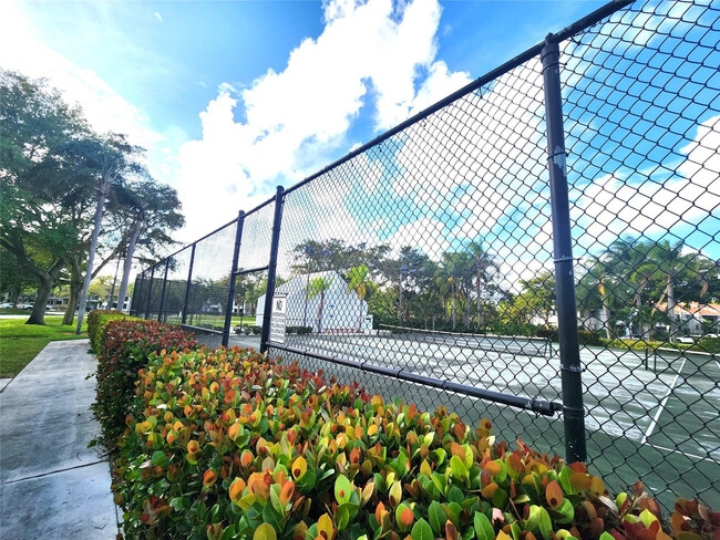 Building Photo - 651 Lyons Rd