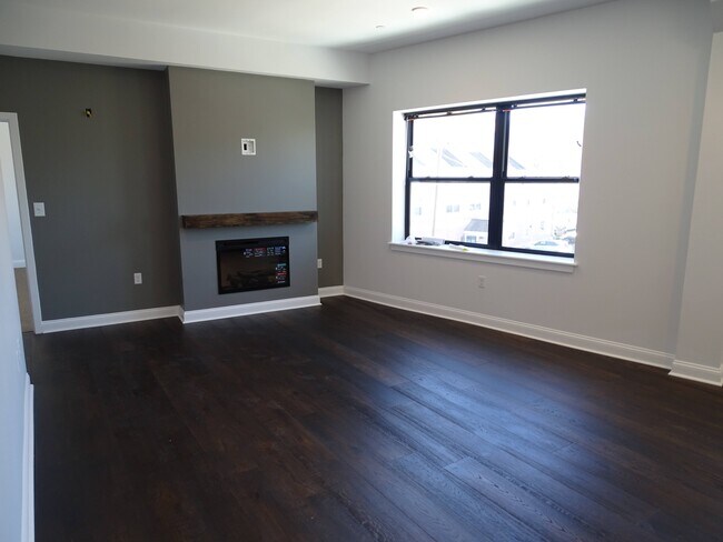 Floorplan - Ten Front