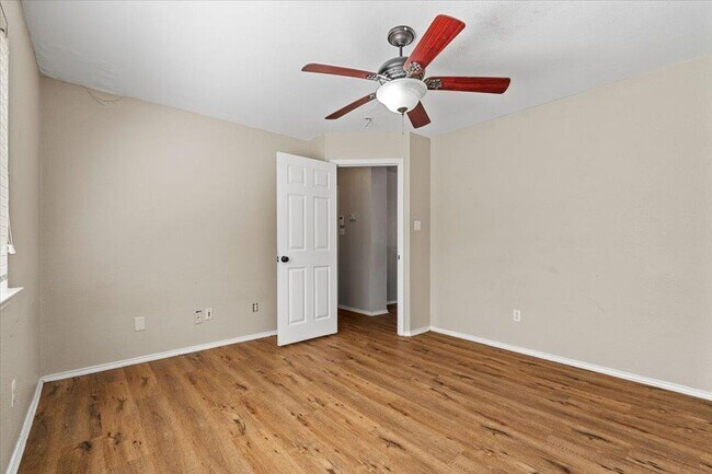 Building Photo - 1612 Rossport Bend