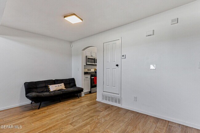 Building Photo - 3936 Tierra Arena Dr