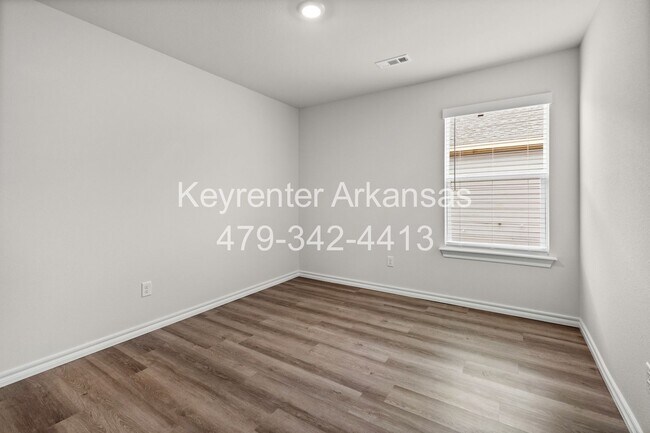 Building Photo - Gorgeous Home in Gentry!